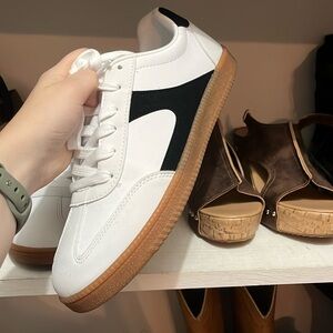 No boundaries brand size 9 1/2 never worn